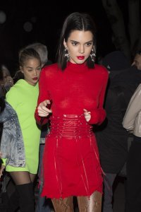 Kendall Jenner Braless 34 thefappening.so.jpg