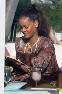 Rihanna Sexy 10 thefappening.so.JPG