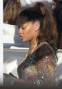 Rihanna Sexy 13 thefappening.so.JPG