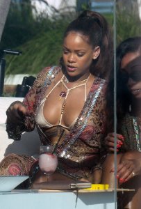 Rihanna Sexy 18 thefappening.so.JPG