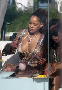 Rihanna Sexy 19 thefappening.so.JPG
