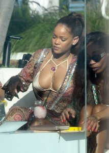 Rihanna Sexy 20 thefappening.so.JPG
