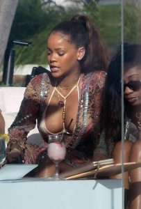 Rihanna Sexy 23 thefappening.so.JPG