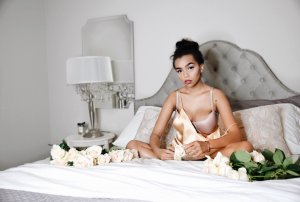 Daphne Blunt Sexy 6 thefappening.so.jpg