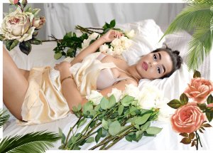 Daphne Blunt Sexy 11 thefappening.so.jpg