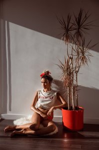 Charlotte Carey Sexy & Topless 33 thefappening.so.jpg