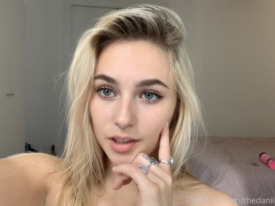 DaniFae OnlyFans 20200528-43257015-sharing_this_selfie_on.jpg