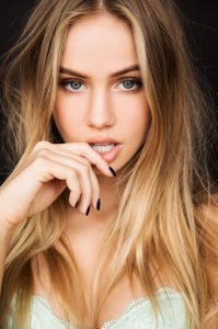 Scarlett Leithold Sexy 5 thefappening.so.jpg