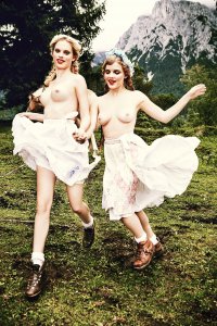 Dioni Tabbers Topless Sexy 19 thefappening.so.jpg