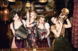 Dioni Tabbers Topless Sexy 20 thefappening.so.jpg