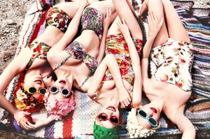 Dioni Tabbers Topless Sexy 21 thefappening.so.jpg