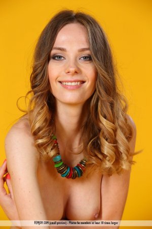 amazing-brunette-lena-a-shows-off-her-all-natural-body-05 thefappeningblog.com.jpg