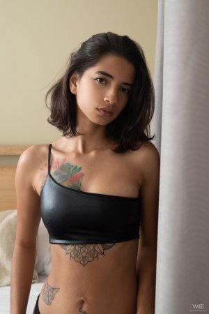 0005-01 thefappeningblog.com.jpg