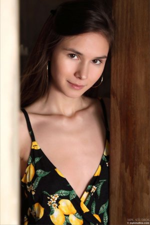 0008-01 thefappeningblog.com.jpg