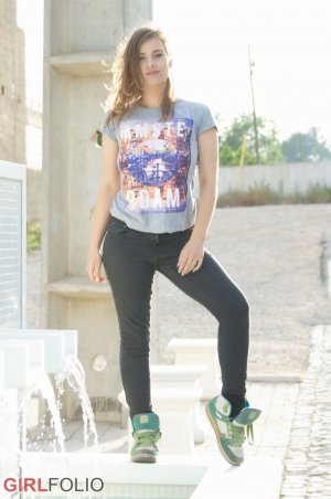 0285-11 thefappeningblog.com.jpg