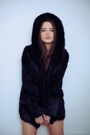 0745-09 thefappeningblog.com.jpg