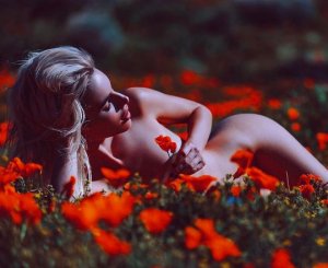 Chloe Holmes Nude & sexy 3 thefappening.so.jpg