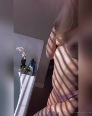 KaylynnXXX OnlyFans 20-04-24 20277205 Being top less is my favorite if you cant tell lol 1080x...jpg