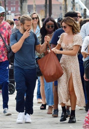 740full-emma-watson (4).jpg