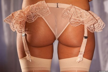 nadia-aria-takes-her-peach-out-her-her-peach-lingerie-06 thefappeningblog.com.jpg