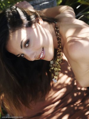 lorena-allettante-07 thefappeningblog.com.jpg