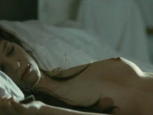 Paz de la Huerta Naked 06.jpg