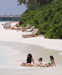 Chloe, Lauryn & Amelia Goodman Sexy 16 thefappening.so.jpg