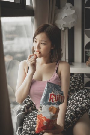 DSC00406 (Custom).jpg