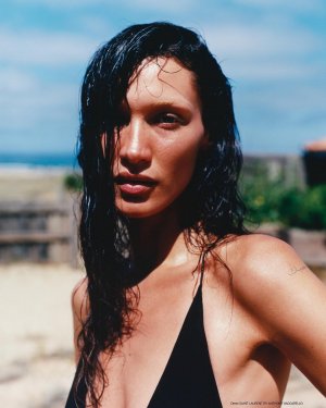 bellahadid-08092022-0014.jpg