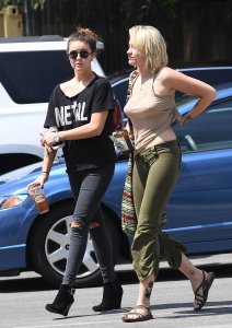 Paris Jackson Braless 4 thefappening.so.jpg