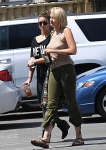 Paris Jackson Braless 6 thefappening.so.jpg