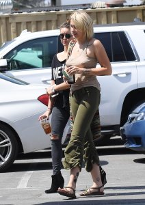 Paris Jackson Braless 7 thefappening.so.jpg