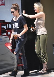 Paris Jackson Braless 11 thefappening.so.jpg