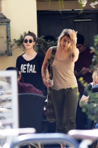 Paris Jackson Braless 19 thefappening.so.jpg