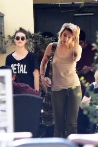 Paris Jackson Braless 20 thefappening.so.jpg