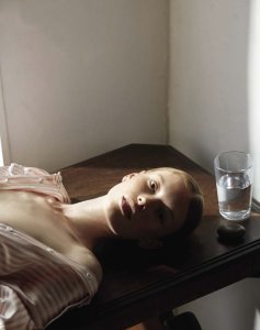 Julia Hafstrom Topless Sexy 6 thefappening.so.jpg