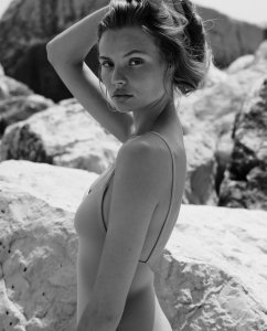 Magdalena Frackowiak Nude & Sexy 48.jpg
