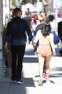 Ariel Winter's Butt 6 thefappeningblog.com.jpg
