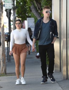 Ariel Winter's Butt 39 thefappeningblog.com.jpg