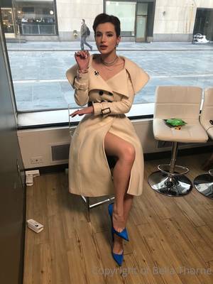 bella-thorne_thefappeningblog.com_0001.jpg