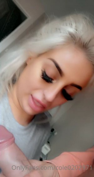 Onlyfans - nicole020297 - blow.m4v_000003044.jpg