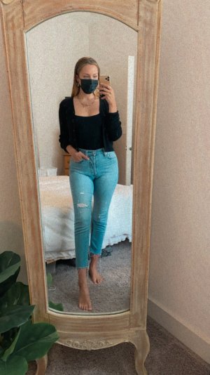 texasthicc-19-09-2020-121881609-8 Snapchat I need an excuse to post more Dro.jpg