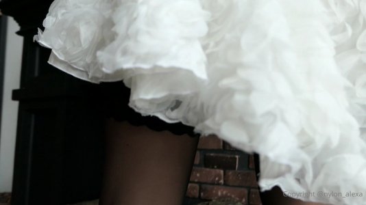nylon_alexa-27-12-2021-2272947920-I hope your Christmas was great П÷▓▀here is a little upskirt...jpg