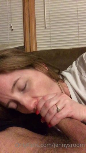 jennysroom-08-10-2020-135453482-Throwback_Thursday_This_is_me_sucking_my_husba.mp4_000011386.jpg