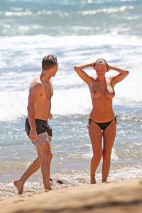 Lara Bingle Topless 12 thefappeningblog.com.jpg