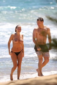 Lara Bingle Topless 46 thefappeningblog.com.jpg