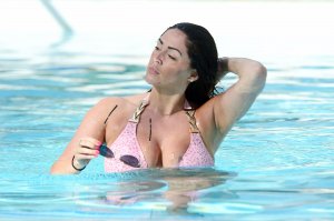 Casey Batchelor Sexy 7 thefappeningblog.com.jpg