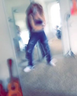 Onlyfans - gingerteen_0got4n6s6at3m4m25aw1l.mp4_000009801.jpg