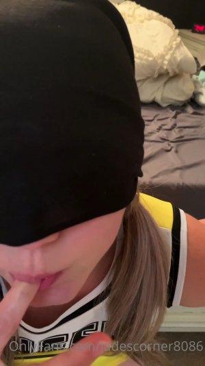 jadescorner8086-12-01-2021-2007189470-A little bit of face painting.mp4_000128711.jpg