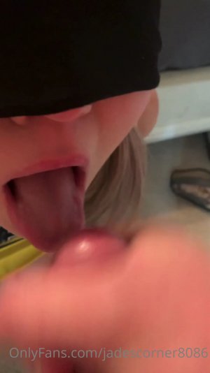 jadescorner8086-12-01-2021-2007189470-A little bit of face painting.mp4_000104938.jpg